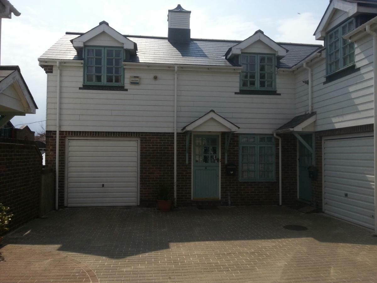 Bo's Holiday Cottage Eastbourne Exteriör bild